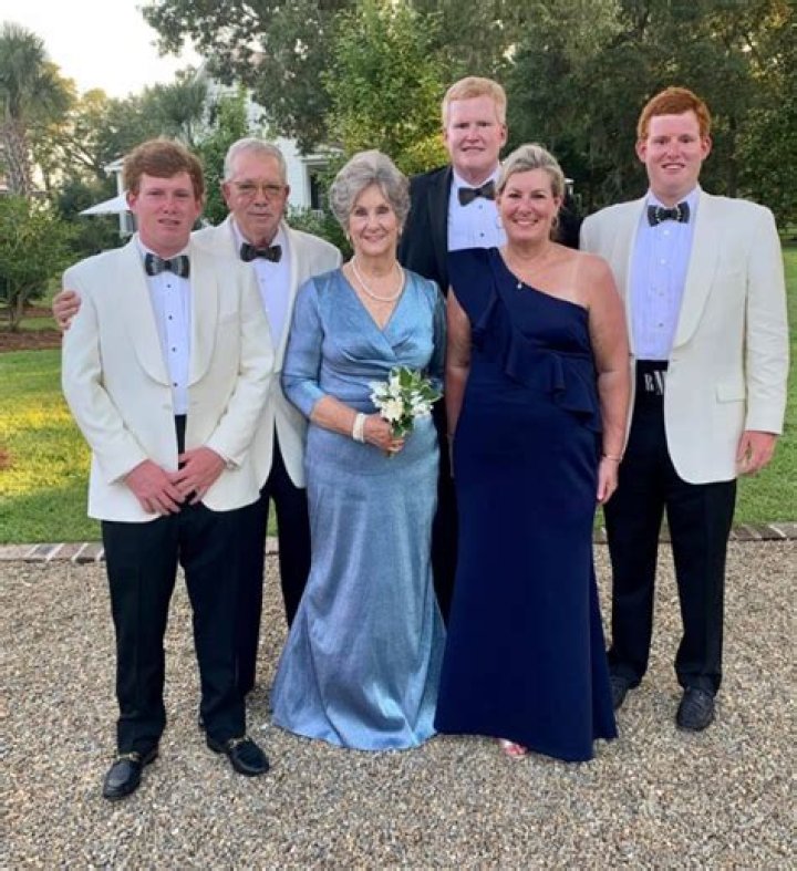 Age, Parents, net worth ·