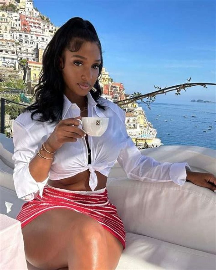 BlogPaper | Bernice Burgos - Bio, Age, Net Worth, Height, Married, Nationality, Career