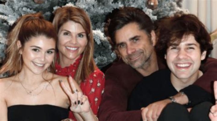 BlogPaper | David Dobrik - Age, Family, Bio