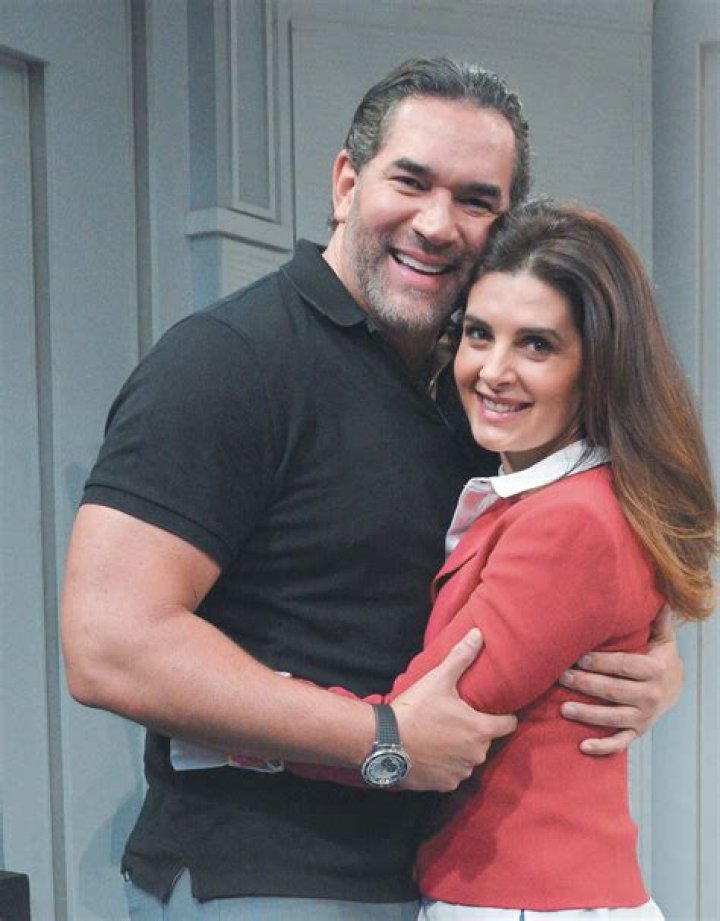 BlogPaper | Eduardo Santamarina - Bio, Age, Net Worth, Height, Married, Career