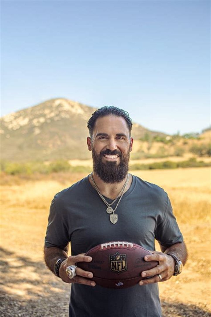BlogPaper | Eric Weddle - Age, Family, Bio