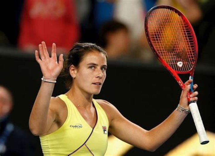 BlogPaper | Melissa Navarro - Age, Family, Bio