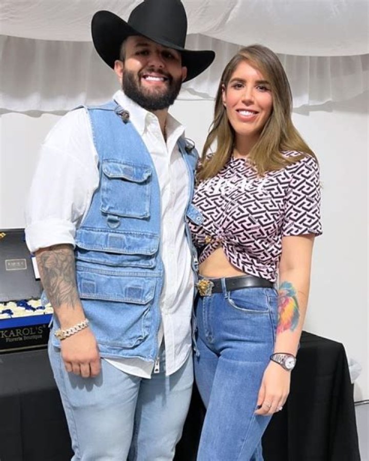 Carin Leon And His Beloved Wife