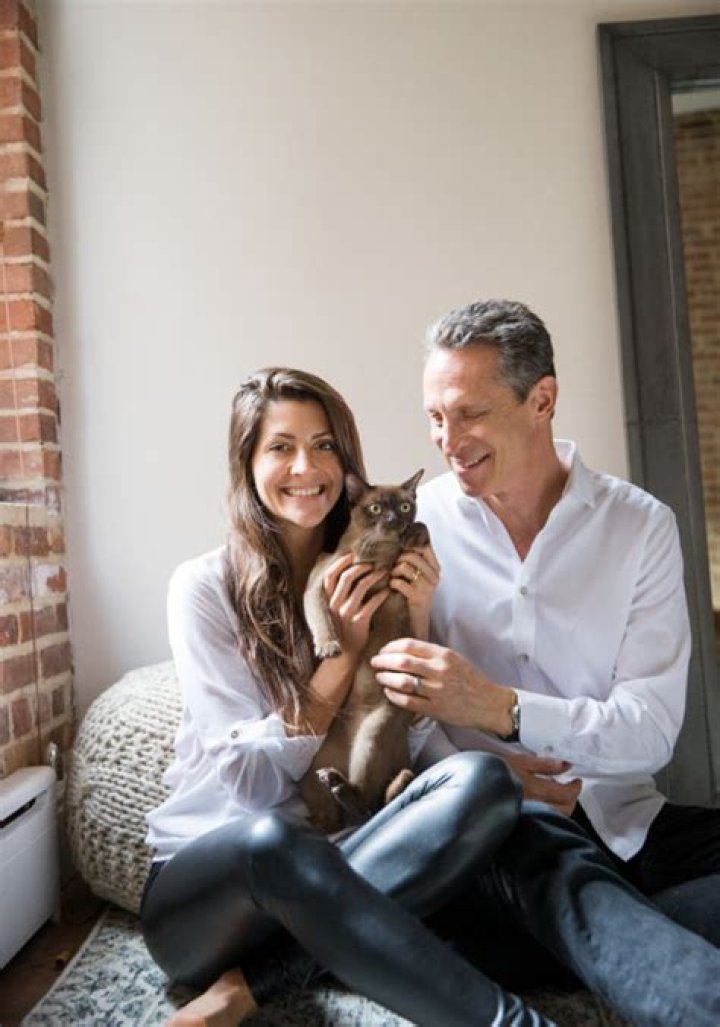 Is Dr. Mark Hyman Still Married?