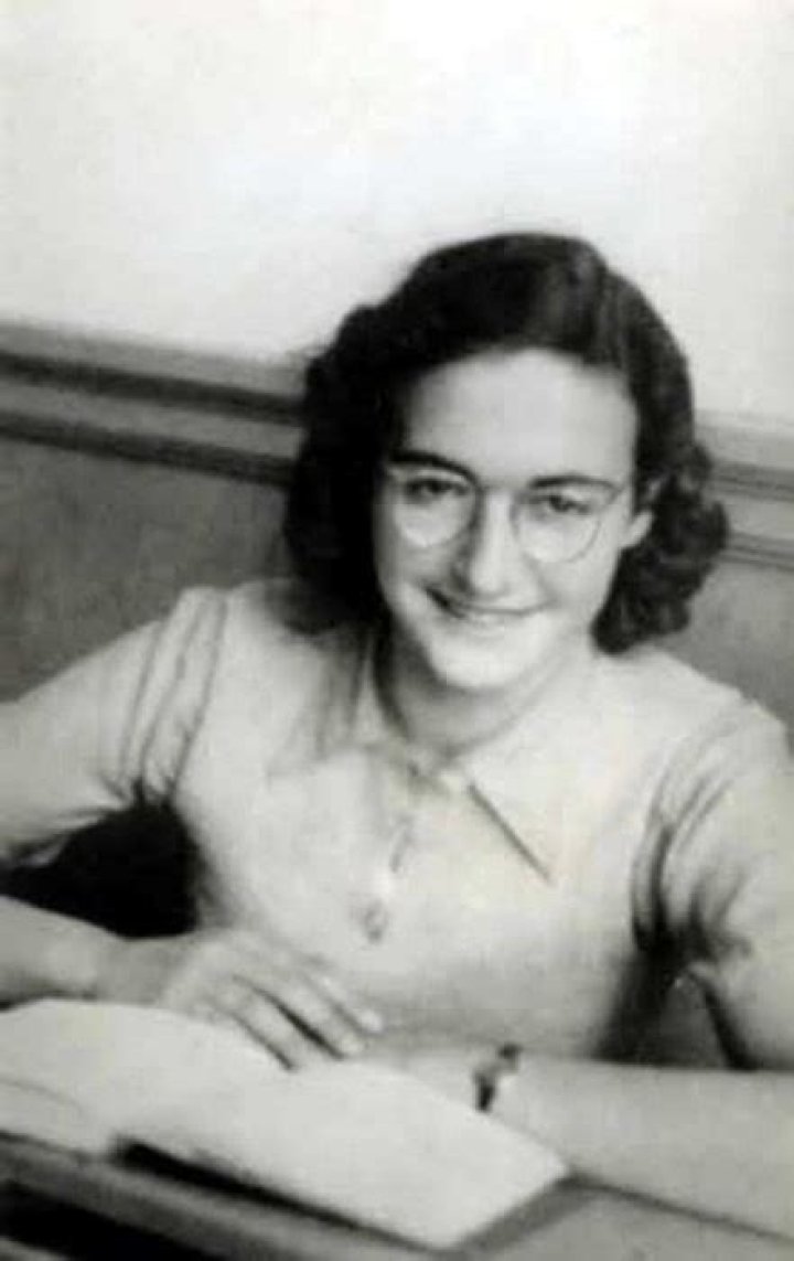 Margot Frank Height, Weight, Age, Facts, Family, Biography ·