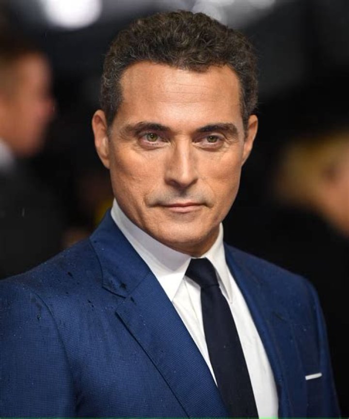 Rufus Sewell's Eye Problem Explored
