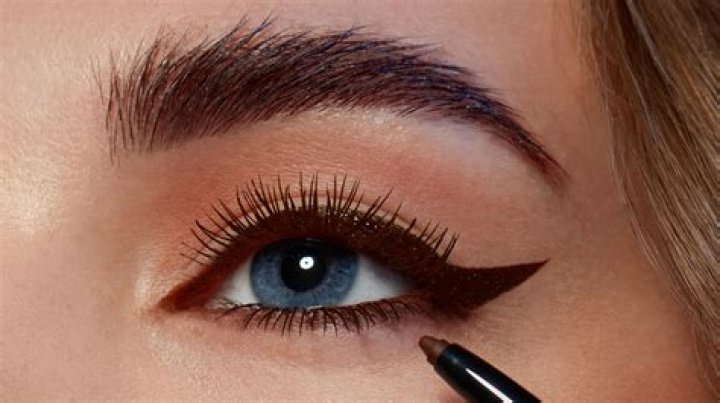 Should you put eyeliner on your waterline? ·