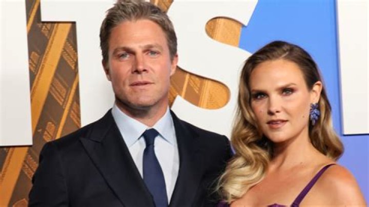Stephen Amell's Wife In Arrow